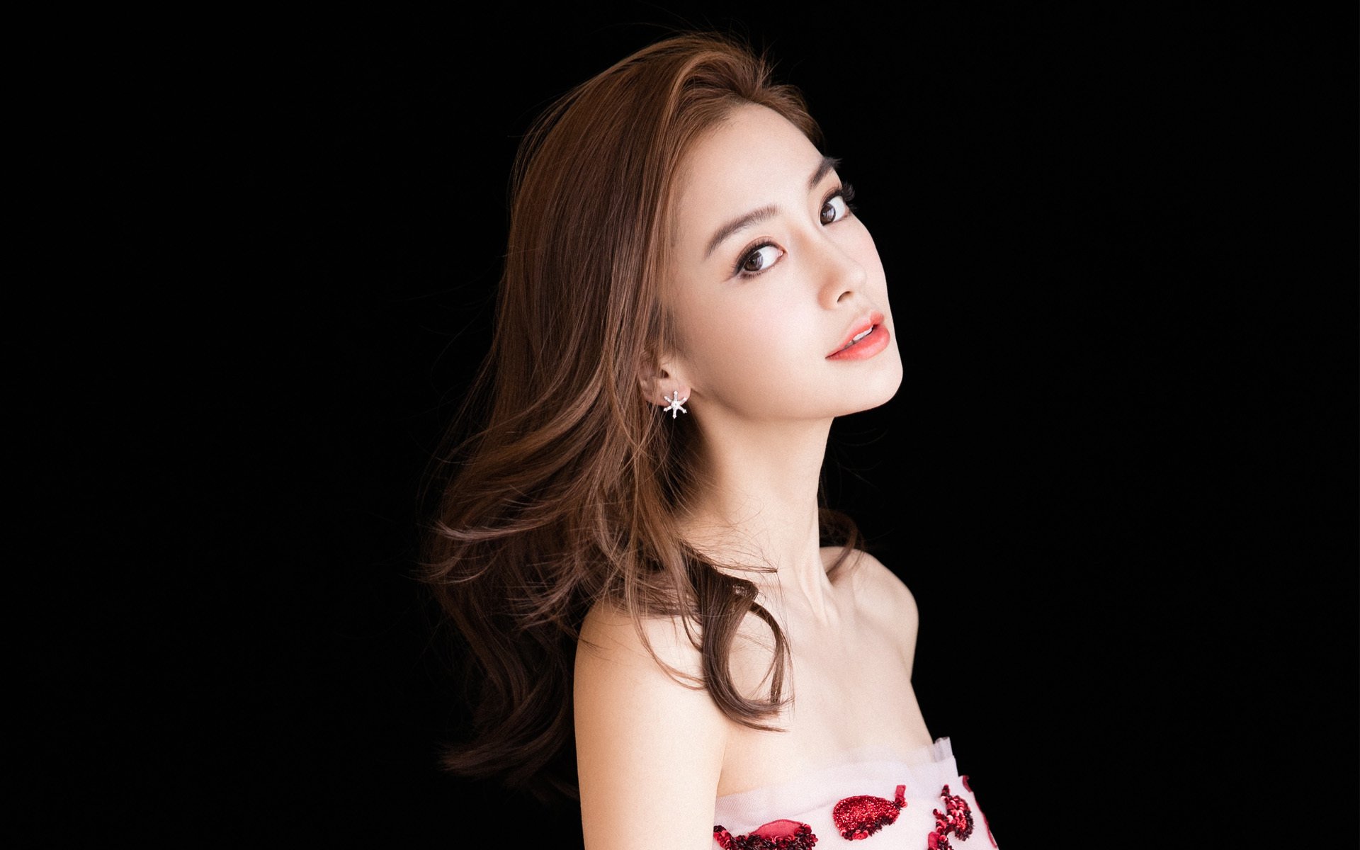 “未来无可限量:新秀崭露头角的剧烈演变”,新秀什么